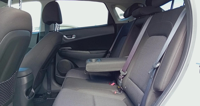 Hyundai Kona cena 91900 przebieg: 12800, rok produkcji 2022 z Żmigród małe 172